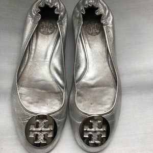 Tory Burch Shoes - Tory Burch Silver Metallic Size 9.5 Tory Burch Shoes - Tory Burch Silver Metallic Size 9.5